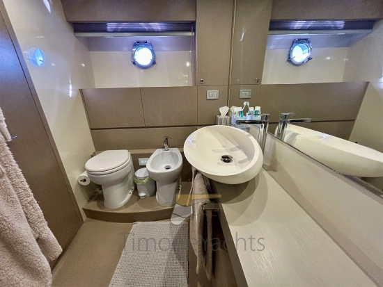 Ferretti 700 usata in vendita
