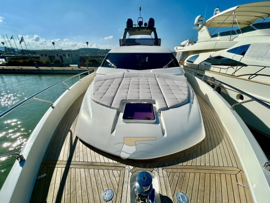 Ferretti 700 usata in vendita