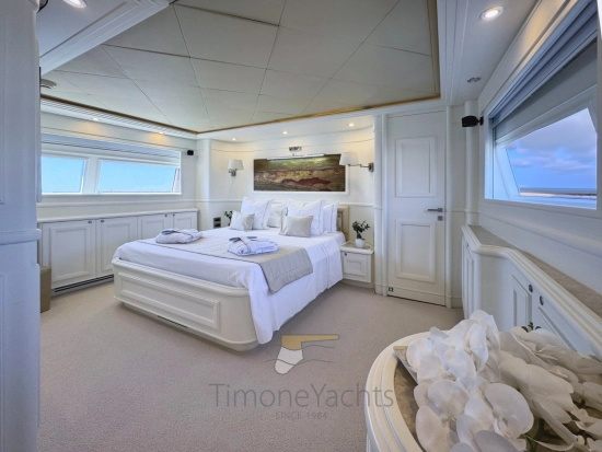 Custom Line Navetta 30 usado à venda