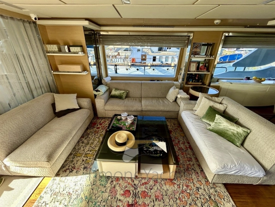 Benetti Delfino 93 usado à venda