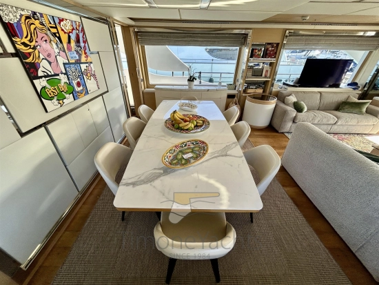 Benetti Delfino 93 usado à venda