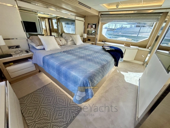 Benetti Delfino 93 usado à venda