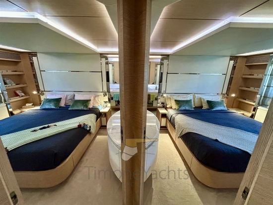Benetti Delfino 93 usado à venda