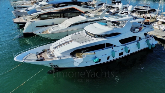 Benetti Delfino 93 usado à venda