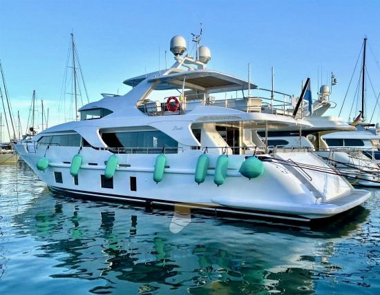 Benetti Delfino 93 usado à venda