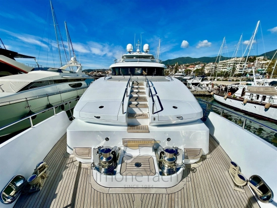 Benetti Delfino 93 usado à venda