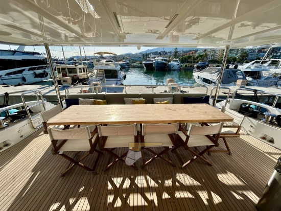 Benetti Delfino 93 usado à venda