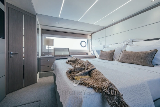 Sunseeker 74 Sport Yacht usado à venda