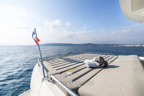 Sunseeker 74 Sport Yacht usado à venda