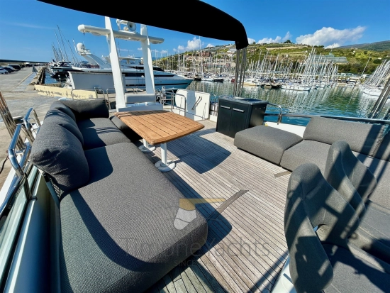 Fairline Squadron 74 usado à venda