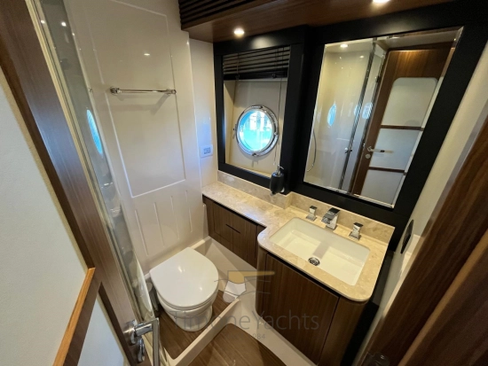 Azimut Magellano 66 usata in vendita