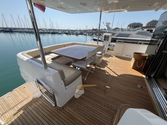 Azimut Magellano 66 usata in vendita
