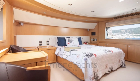Custom Line Navetta 26 usado à venda