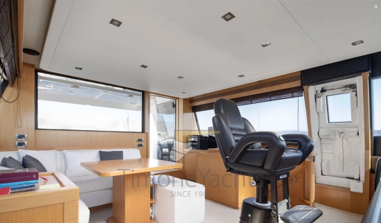 Custom Line Navetta 26 usado à venda