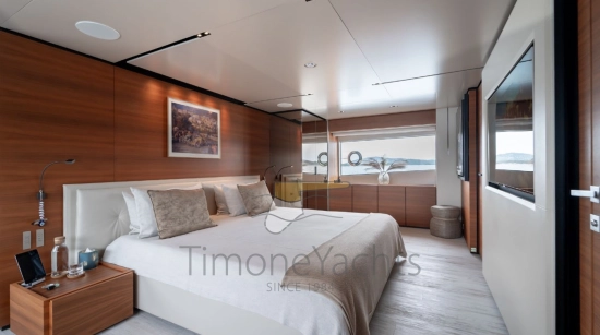 Custom Line Navetta 33 usado à venda