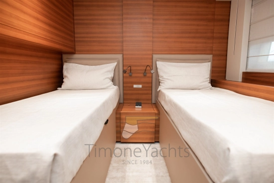 Custom Line Navetta 33 usado à venda