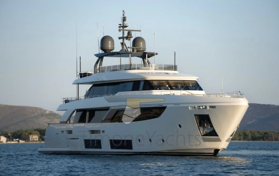 Custom Line Navetta 33 usado à venda
