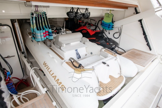 Custom Line Navetta 33 usado à venda