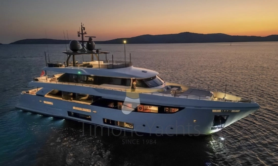 Custom Line Navetta 33 usado à venda