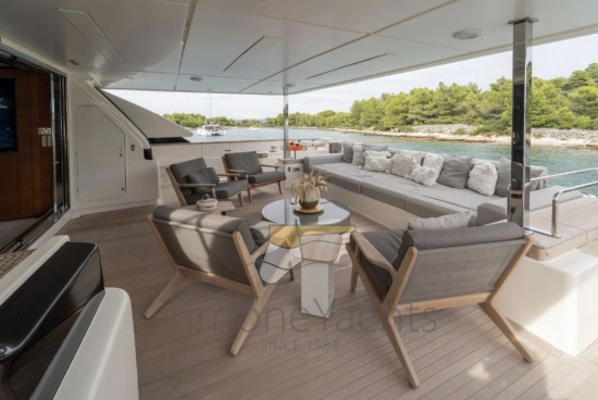 Custom Line Navetta 33 usado à venda
