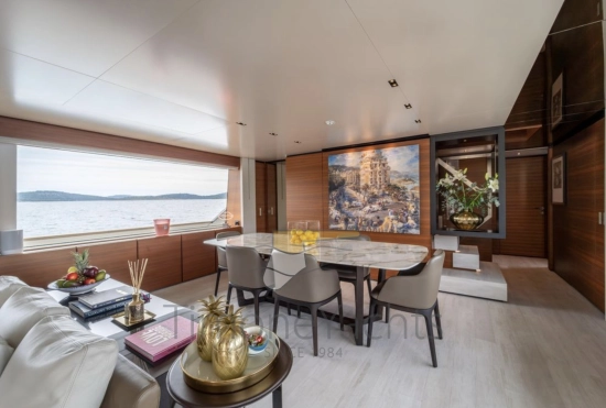 Custom Line Navetta 33 usado à venda