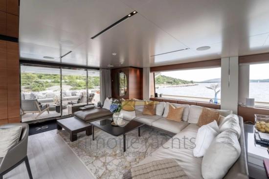 Custom Line Navetta 33 usado à venda
