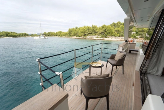 Custom Line Navetta 33 usado à venda