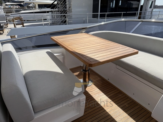 Azimut 72 Flybridge usata in vendita