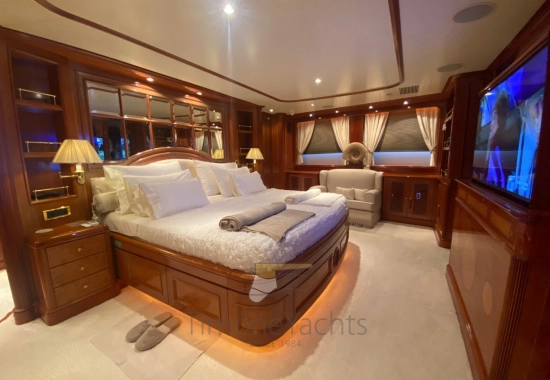 Benetti Classic 115 usata in vendita