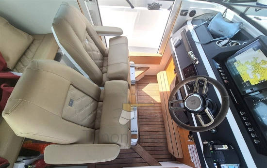 Axopar 28 Cabin usado à venda
