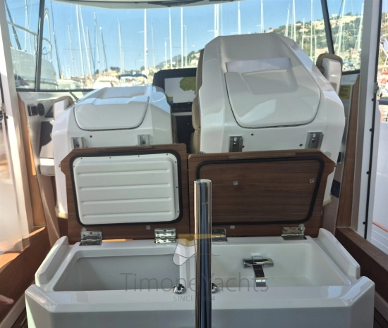 Axopar 28 Cabin usado à venda