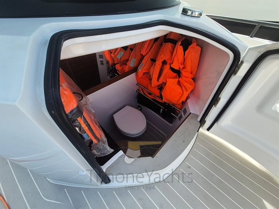 Axopar 28 Cabin usado à venda