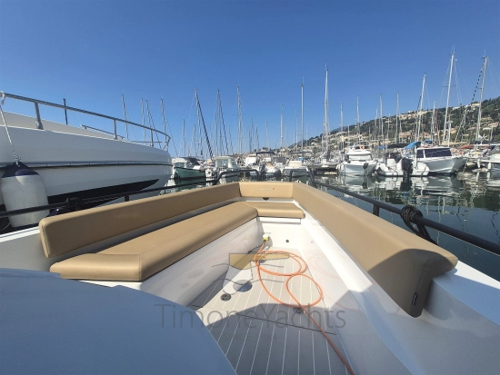 Axopar 28 Cabin usado à venda