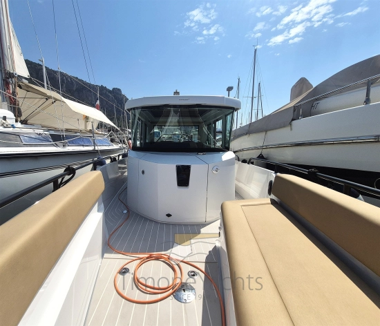 Axopar 28 Cabin usado à venda