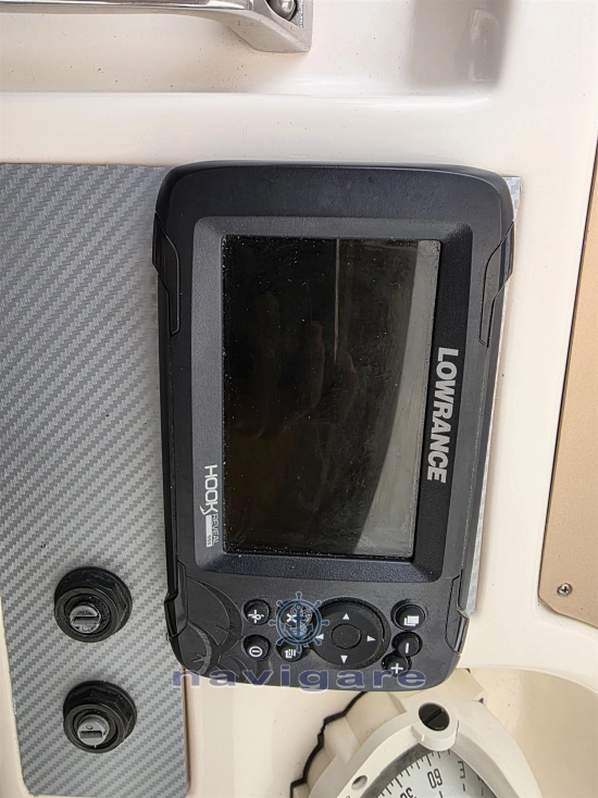 Mano Marine 24,50 Cabin usado à venda