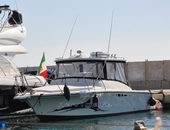 Luhrs 28 OPEN usado à venda