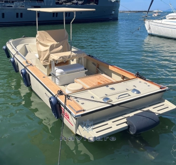Boston Whaler 23 Outrage usado à venda