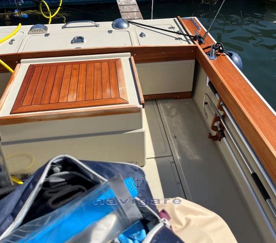 Boston Whaler 23 Outrage usata in vendita