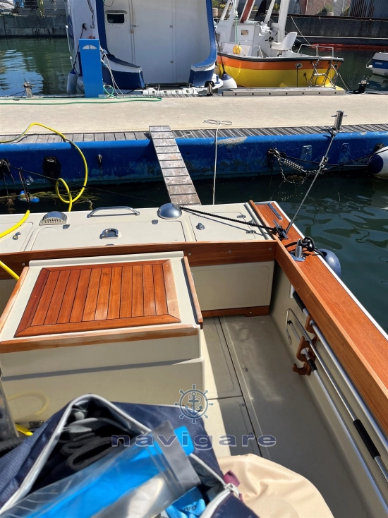 Boston Whaler 23 Outrage usata in vendita