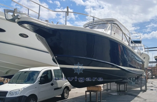 Cayman Yachts 30 WA usata in vendita