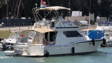 Hatteras Yachts 38 SF usata in vendita