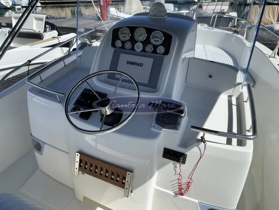 Kelt WHITE SHARK 265 usata in vendita