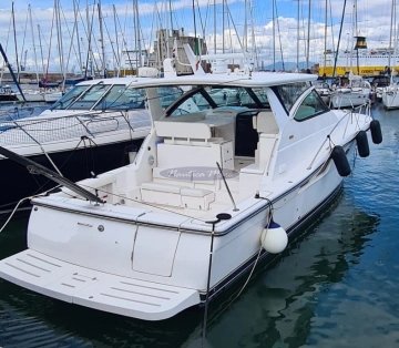 Tiara 4200 Open usata in vendita