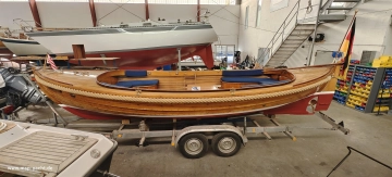 Custom Line Tuckerboot 7,40 m usata in vendita