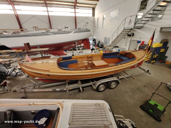 Custom Line Tuckerboot 7,40 m de segunda mano en venta
