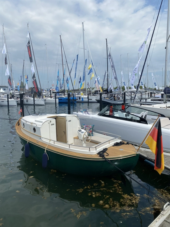 Yachtwerft Hamburg GmbH Elektro Tuckerboot 22f usado à venda
