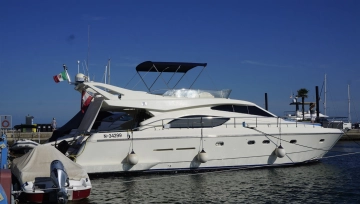 Ferretti 53 usado à venda