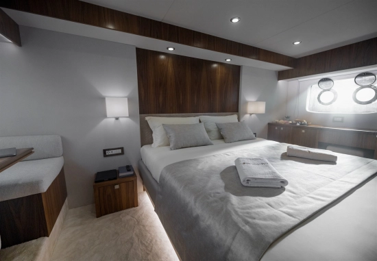 Monachus Yachts 70 Fly usado à venda