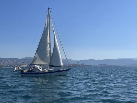 Hallberg Rassy 352 usata in vendita