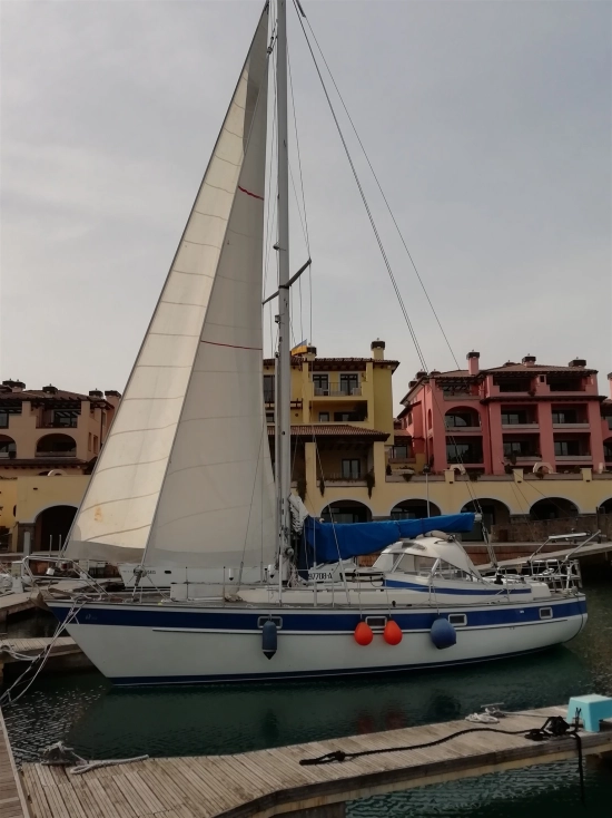 Hallberg Rassy 352 usata in vendita